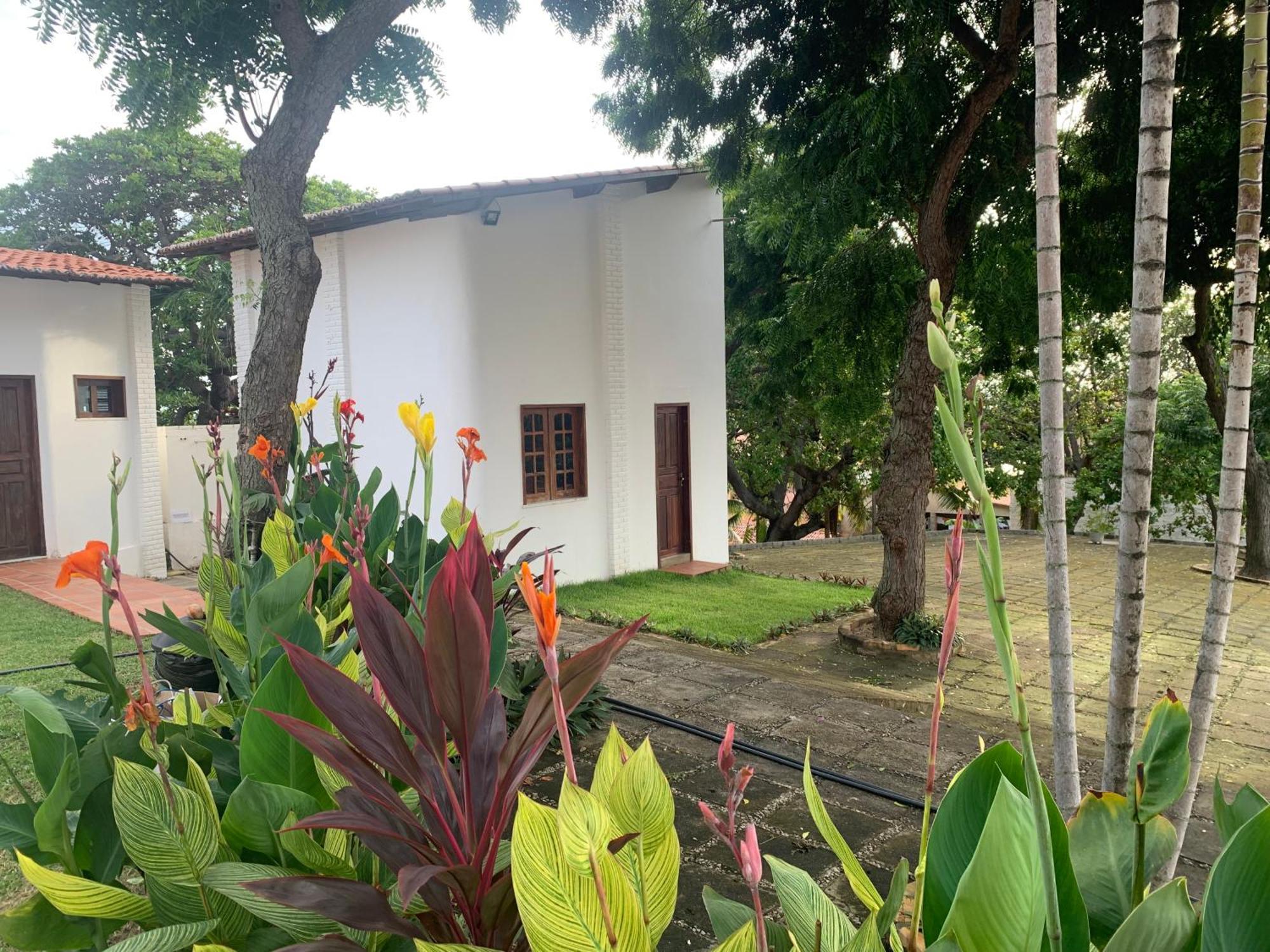 Morro Branco Suites - Hospedaria Morro Branco 贝贝里比 外观 照片